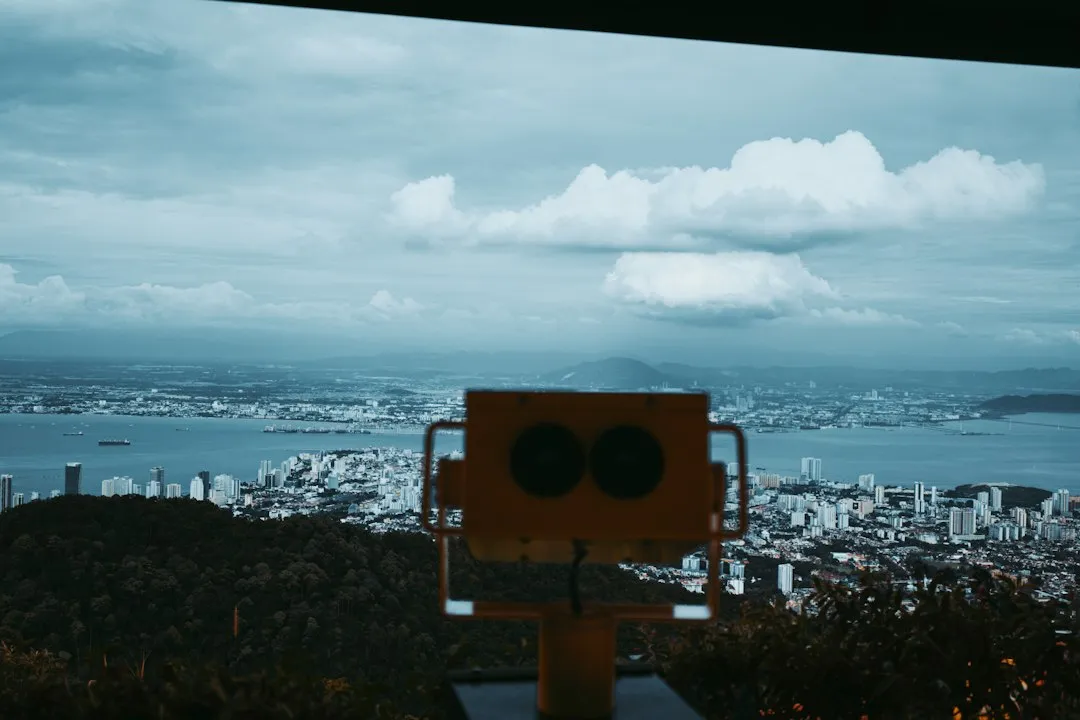 重庆出行场景下硬壳与软箱行李箱选购对比指南