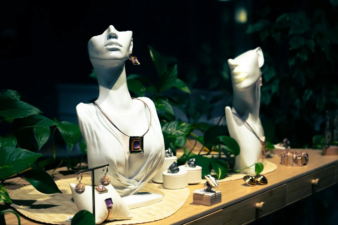 箱包皮具选购指南：重庆出行人群如何挑选耐用旅行箱与手袋
